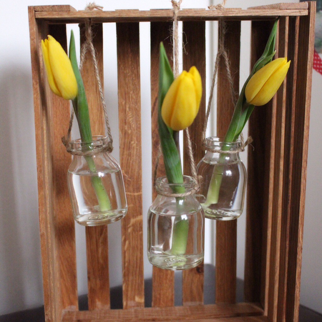 Frühlingsdeko Holzkiste Vasen Mobile
